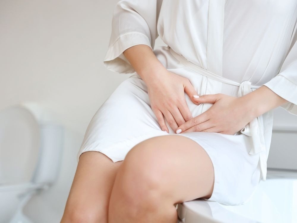 Fezes azuis em mulheres podem indicar mudanças alimentares, uso de medicamentos ou necessidade de avaliação médica.