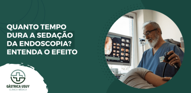 Capa do artigo sobre quanto tempo dura a sedação da endoscopia com profissional realizando o exame e identidade visual da clínica.